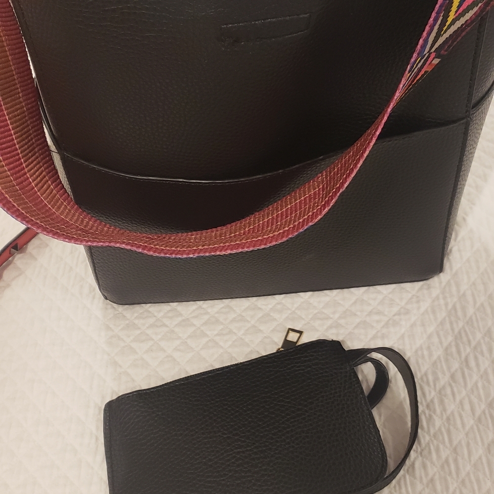 Purses - Picture 2 of 3